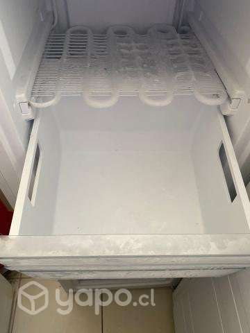 Congelador / Freezer Vertical / Midea Blanco - Imagen 4