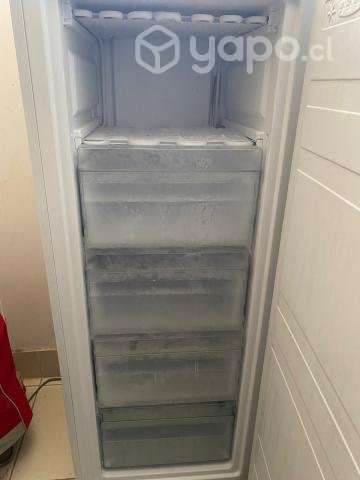 Congelador / Freezer Vertical / Midea Blanco - Imagen 2