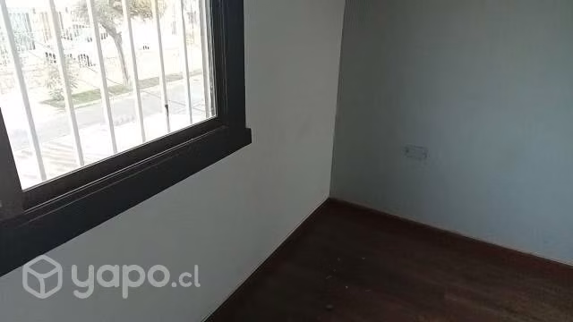 Se arrienda oficina independiente