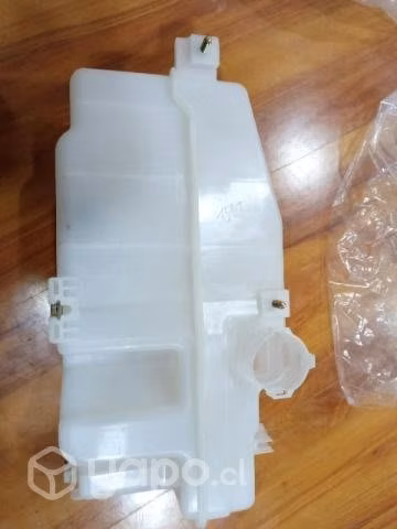 Deposito Limpia parabrisas Suzuki Alto 06/13