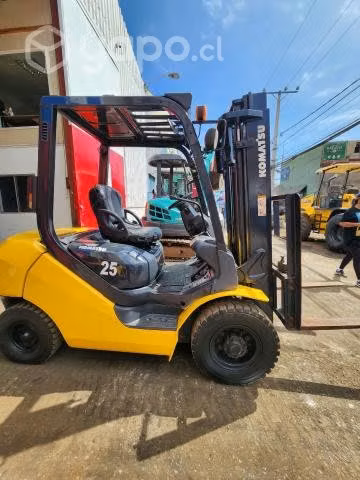 Montacarga KOMATSU 25