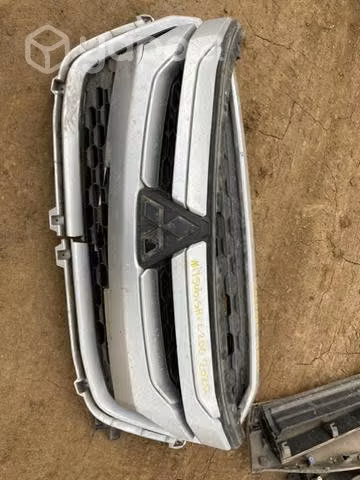 Máscara Mitsubishi l200 2020