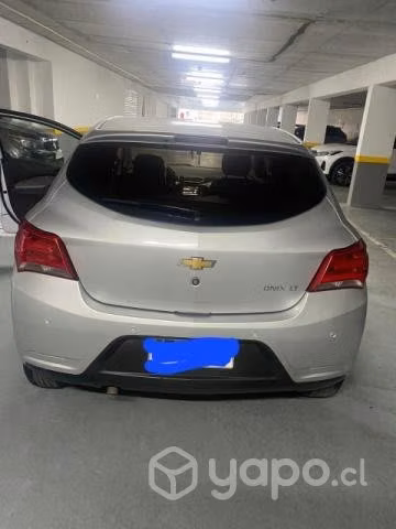 Vendo chevrolet onix 1.4 2017