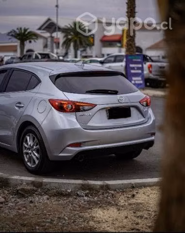 Se vende mazda 3 sport 2.0