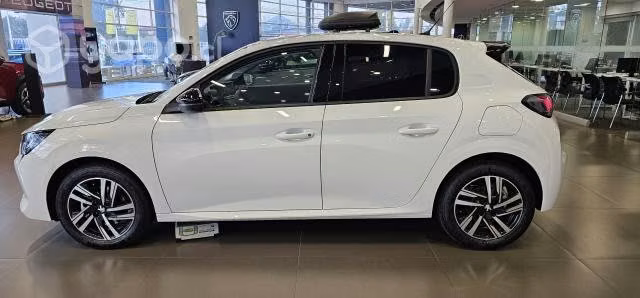 Vendo Peugeot 208 Allure Pack 1.2 AT8.