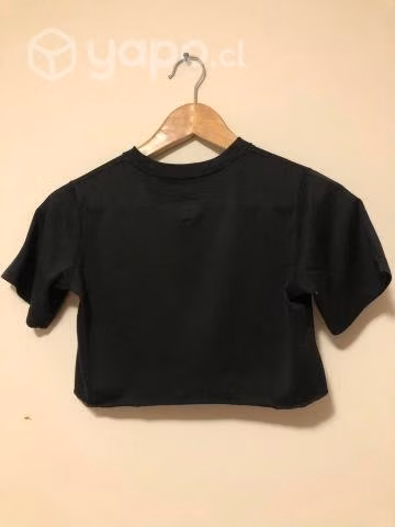 Polera crop de marca Nike original - Imagen 6
