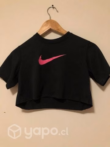 Polera crop de marca Nike original - Imagen 4