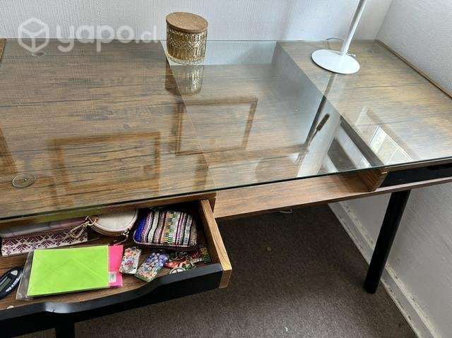 Escritorio y silla - Imagen 2