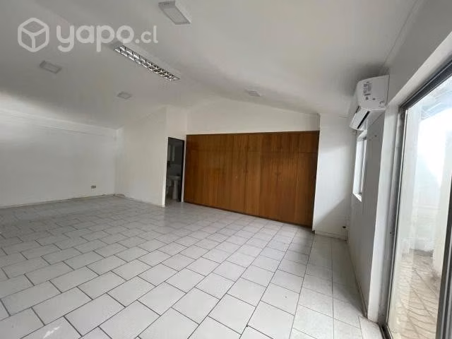 Arriendo gran espacio comercial/oficina en Avenida