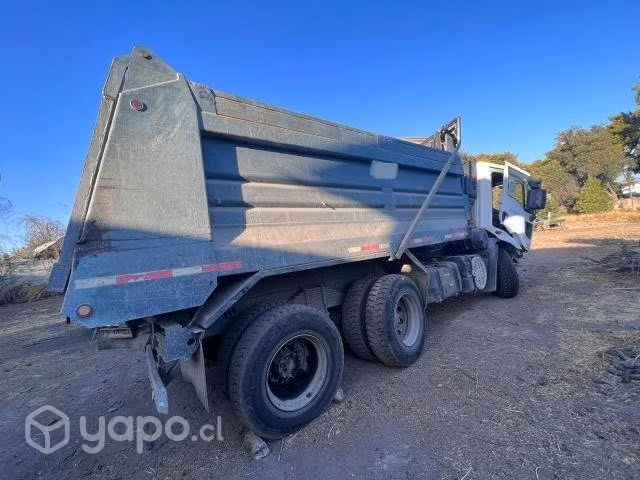 Desarmando camión Ford cargo 3133