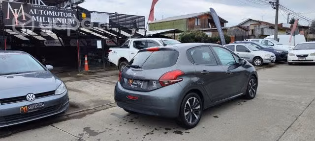 Peugeot 208 allure - Imagen 8