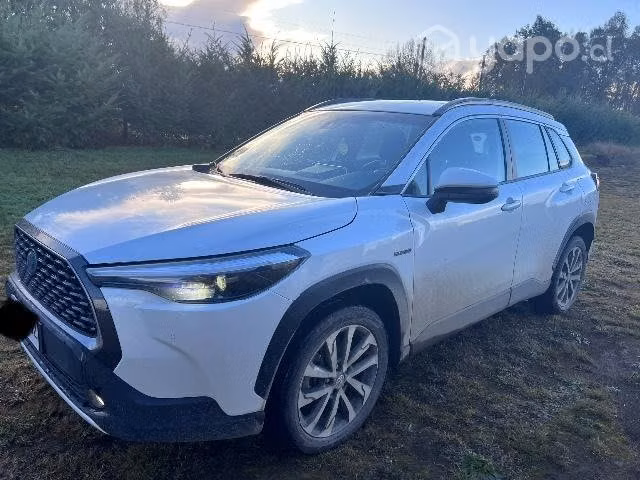 Corolla Cross híbrido, versión full