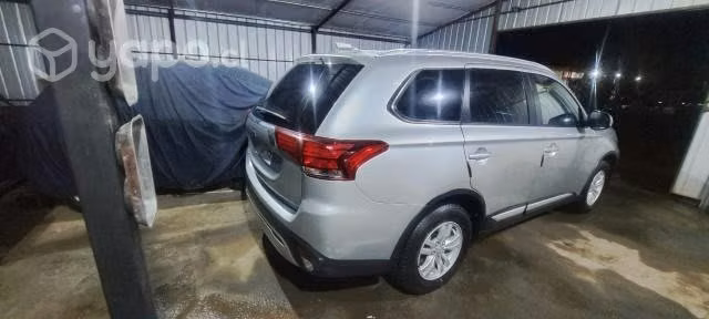 Se vende Mitsubishi outlander año 2021
