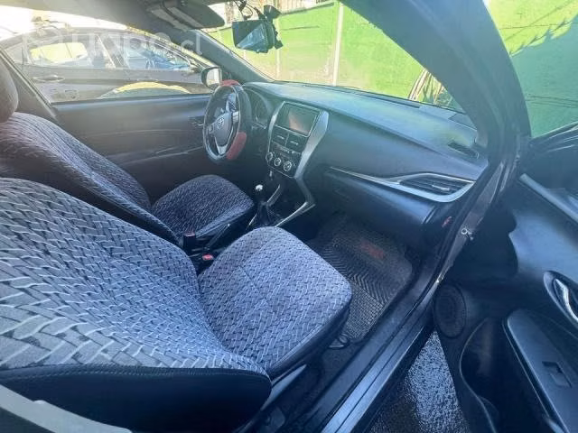 Taxi colectivo toyota yaris 2019