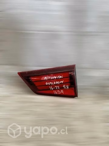 Foco trasero rh mitsubishi outlander 2016-2022