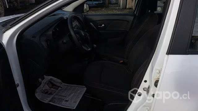 Auto Renault symbol nacionalizado