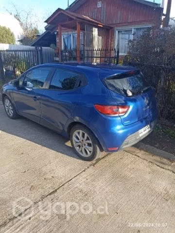 Vendo RENAULT CLIO 2019
