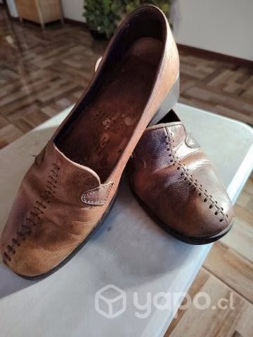 Zapatos de cuero. Talla 37
