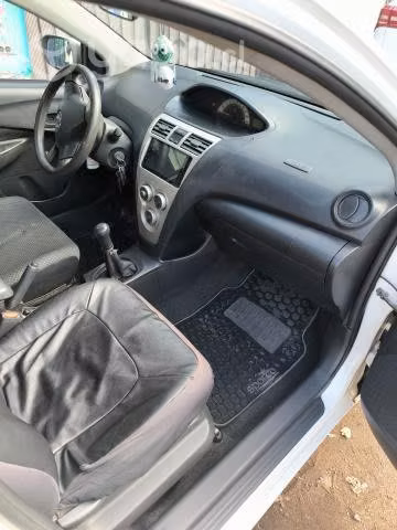 Se vende Toyota Yaris 2008