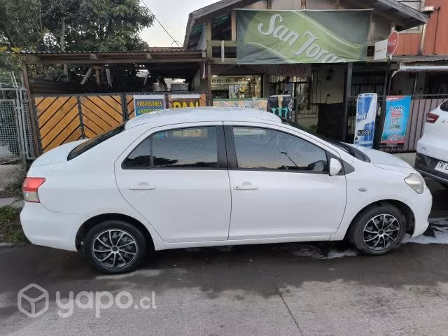 Se vende Toyota Yaris 2008