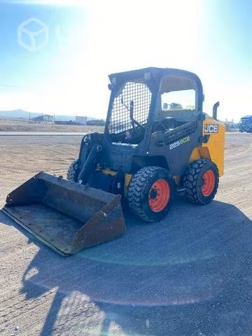 Grúas orquilla y cargador JCB 225