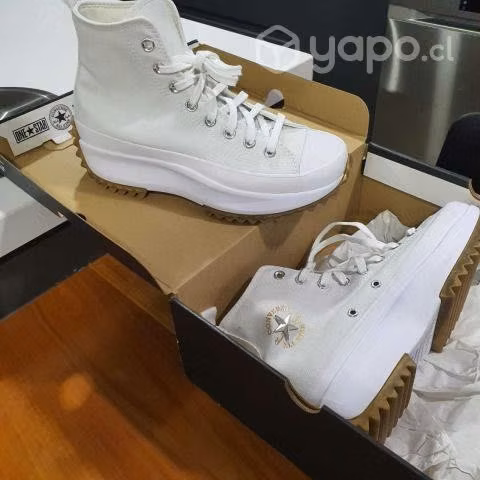 Zapatillas Converse Chuck Taylor blancas - Imagen 4