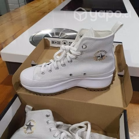 Zapatillas Converse Chuck Taylor blancas - Imagen 2
