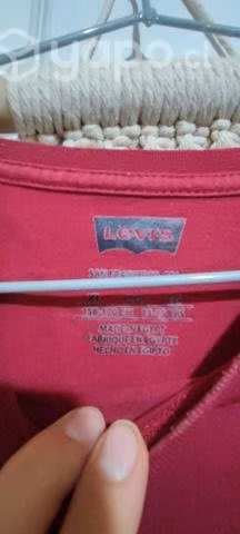 Polera manga larga Levis