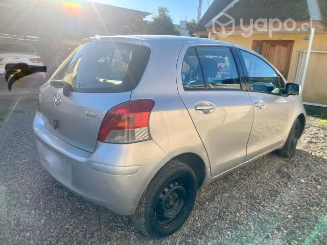 Toyota yaris 2010