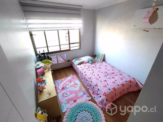 Arriendo dpto en Macul. Cerca de avenida