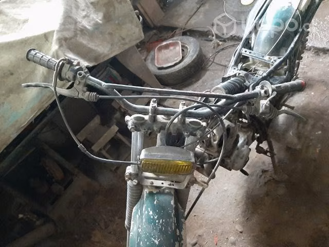 MOTO YAMAHA 125 c.c. ENDURO