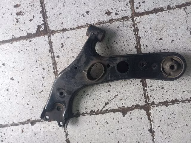 Bandeja derecha Toyota rav4 2014. 2.5