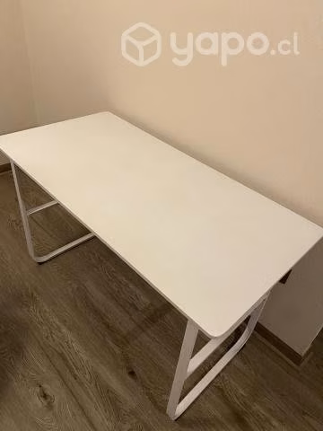 Escritorio blanco
