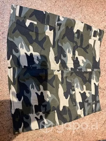 Minifalda estilo militar