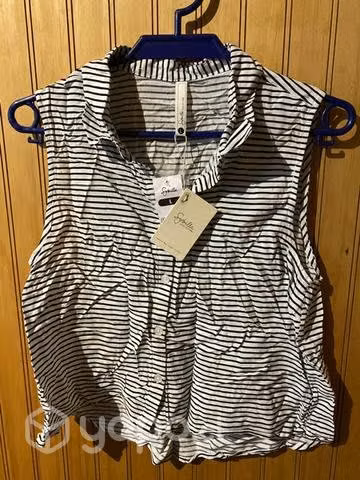 Poleras nuevas con etiqueta