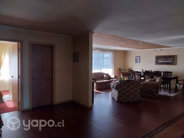 Se vende casa con locales comerciales