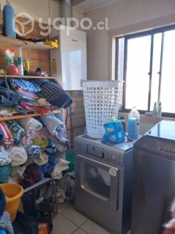 Se vende casa con locales comerciales