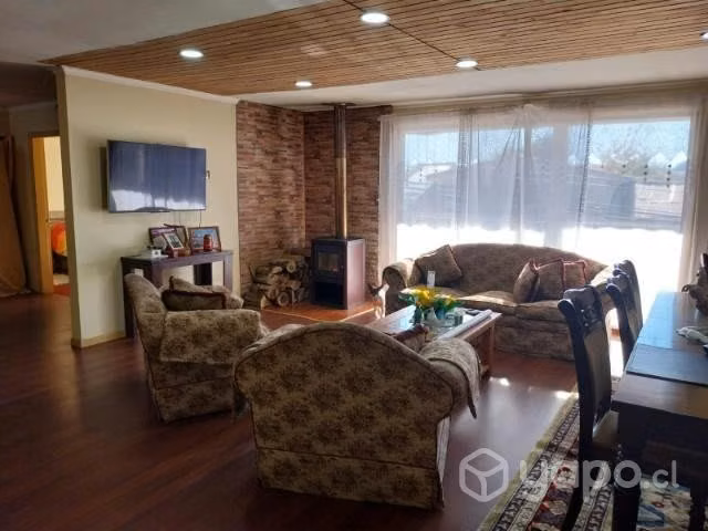 Se vende casa con locales comerciales