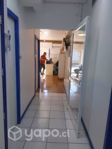 Se vende casa con locales comerciales