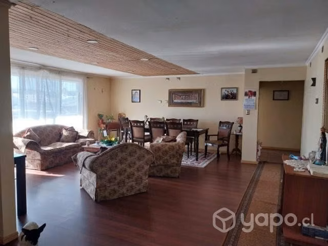 Se vende casa con locales comerciales