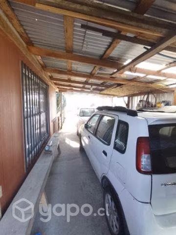 Se vende casa con sitio amplio
