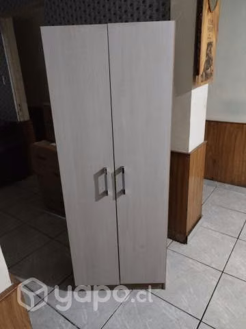 Escritorio, mueble cocina y una mesa - Imagen 6
