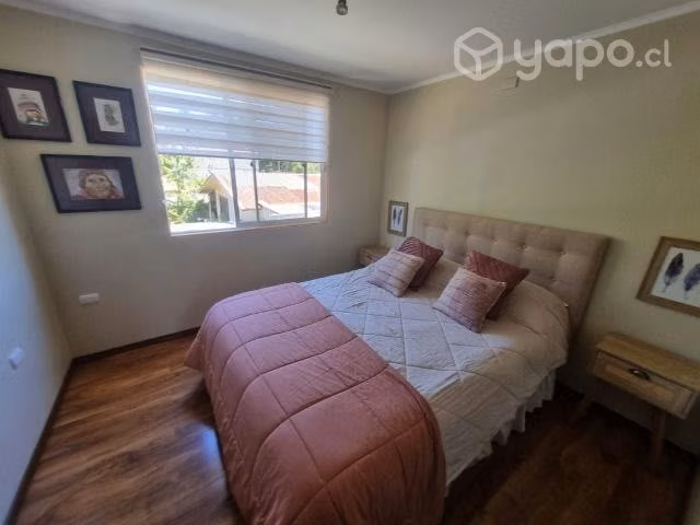 Vendo Parcela dentro de la Ciudad 950mt2 con 2 Casas, 3 Cabañas. Total: 10 Dormitorios, 5 Baños