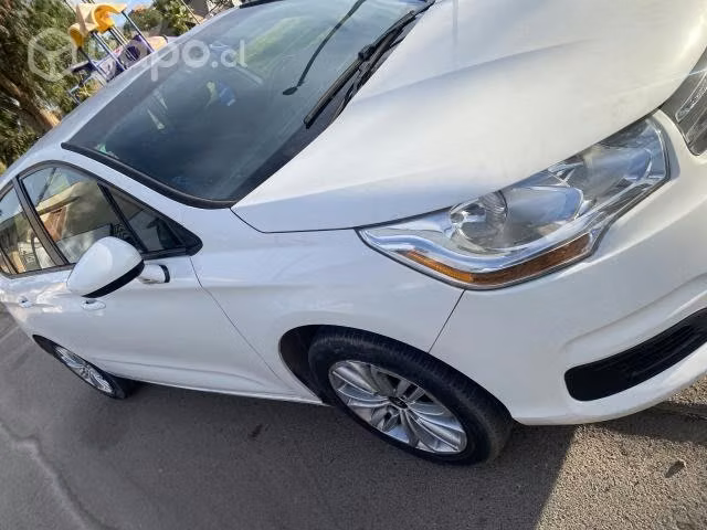 Vendo Citroen c4 1.4 hatchback