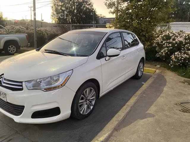 Vendo Citroen c4 1.4 hatchback