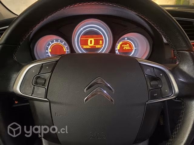 Vendo Citroen c4 1.4 hatchback