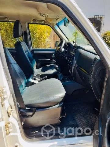 Camioneta Pik Up 2.2