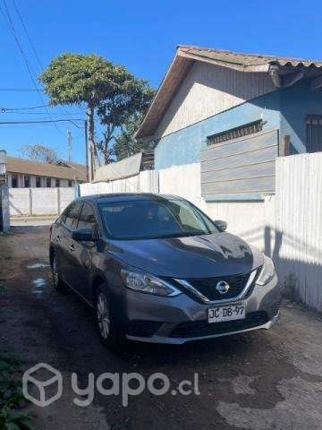 Vendo Nissan sentra B17 año 2017 ..