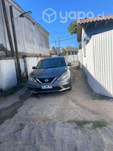 Vendo Nissan sentra B17 año 2017 ..