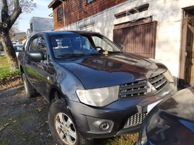 MITSUBISHI, Modelo L200